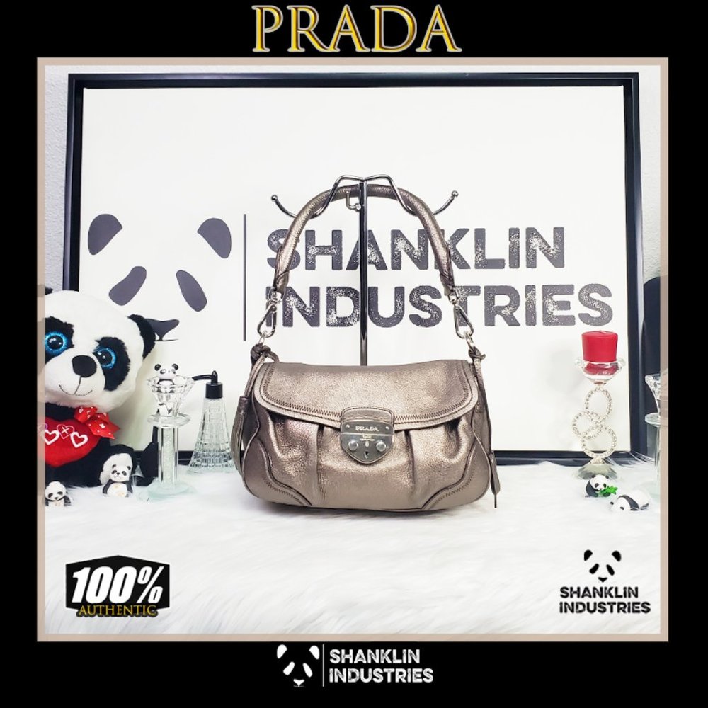 🤍🐼 PRADA 🐼🤍 Platinum Leather Handbag